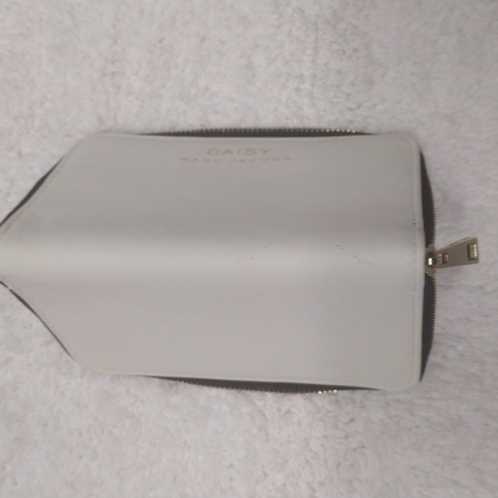 Daisy Marc Jacobs Pouch White Ivory Wallet Clutch - Picture 11 of 11